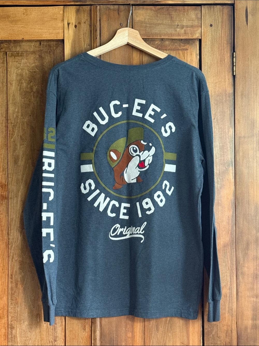 Buc-ee's Men's Large Long Sleeve Logo Tee - Charcoal